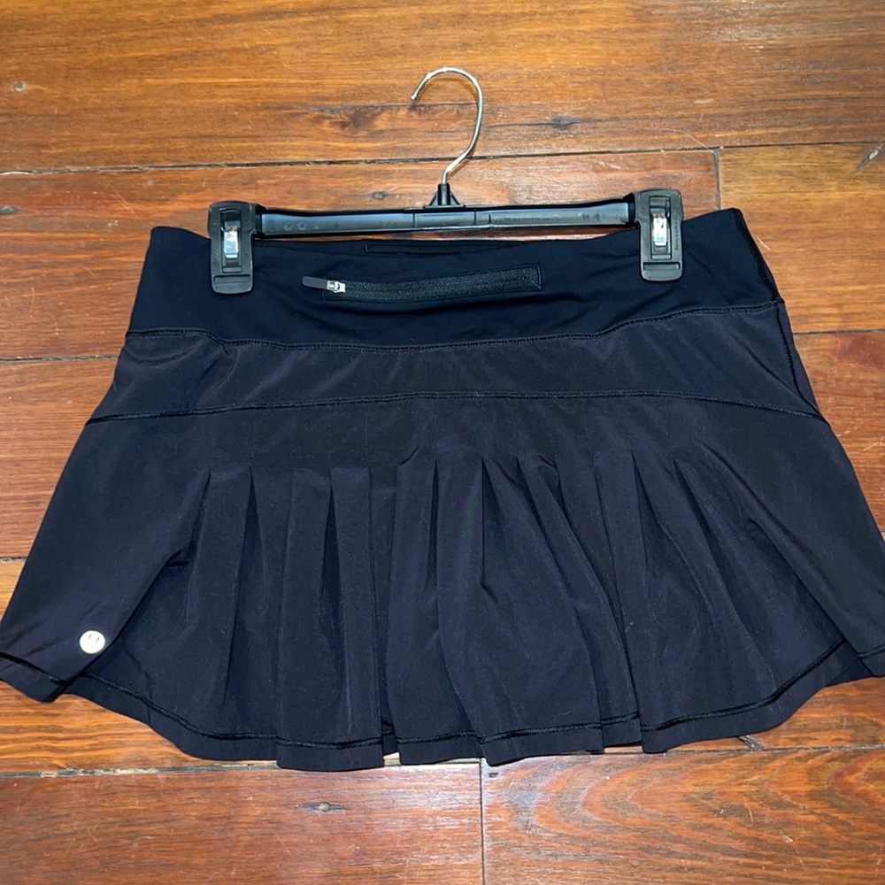 Lululemon Circuit Breaker Skirt Size 8 Regular Black